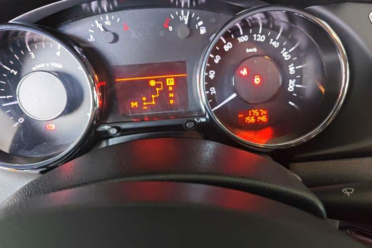 Used Peugeot 3008 2013 2.0L Automatic Trend Edition Odometer Close Up