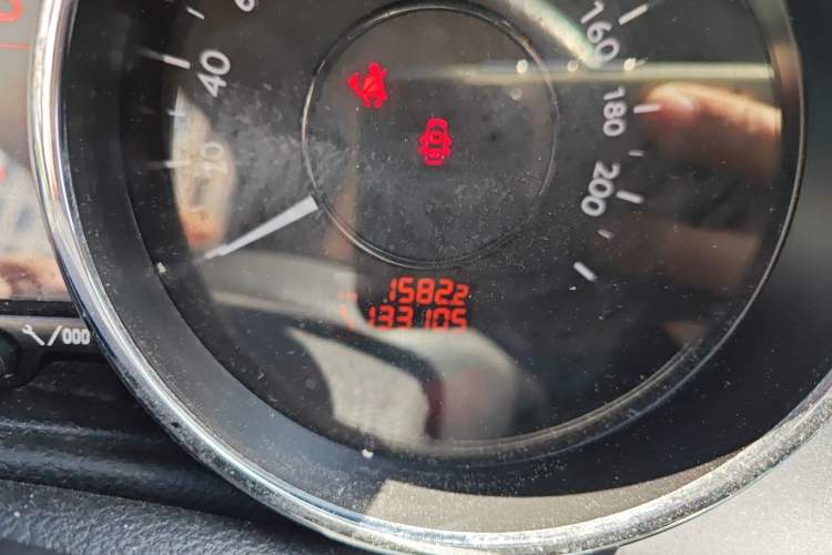 Used Peugeot 3008 2013 2.0L Automatic Classic Edition Odometer Close Up