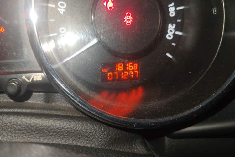 Used Peugeot 3008 2013 2.0L Manual Classic Edition Odometer Close Up
