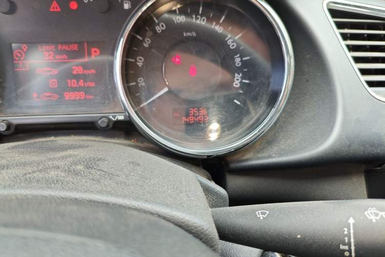 Used Peugeot 3008 2013 2.0L Automatic Trend Edition Odometer Close Up