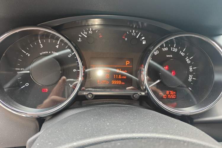 Used Peugeot 3008 2013 2.0L Automatic Trend Edition Odometer Close Up