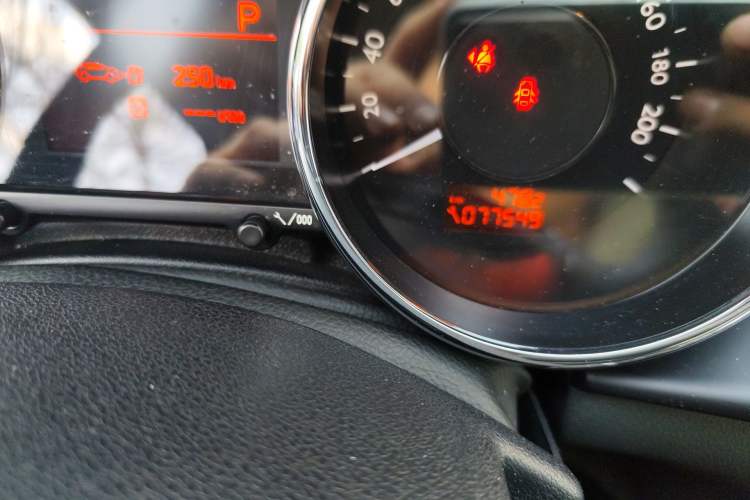 Used Peugeot 3008 2013 2.0L Automatic Trend Edition Odometer Close Up