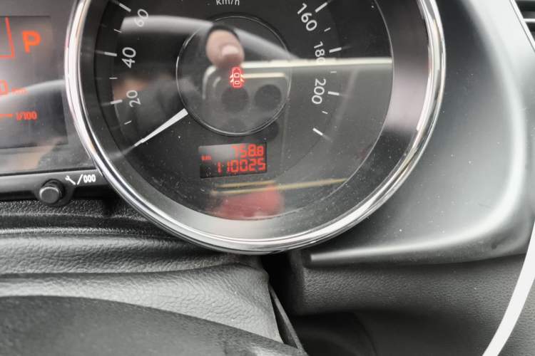 Used Peugeot 3008 2013 1.6THP Automatic Prestige Edition Odometer Close Up
