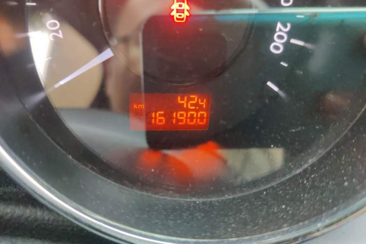 Used Peugeot 3008 2013 2.0L Automatic Trend Edition Odometer Close Up