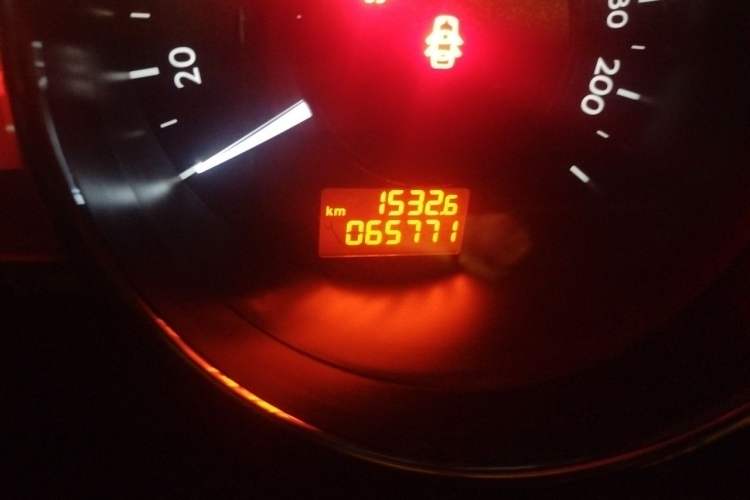 Used Peugeot 3008 2013 1.6THP Automatic Prestige Edition Odometer Close Up