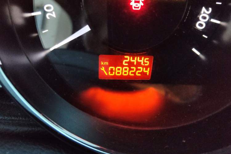 Used Peugeot 3008 2013 2.0L Automatic Trend Edition Odometer Close Up