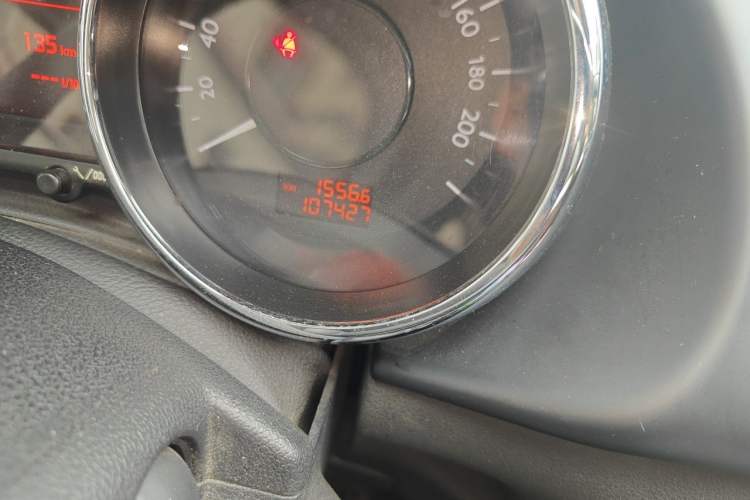 Used Peugeot 3008 2013 2.0L Automatic Trend Edition Odometer Close Up