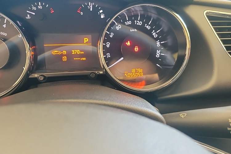 Used Peugeot 3008 2013 2.0L Automatic Trend Edition Odometer Close Up