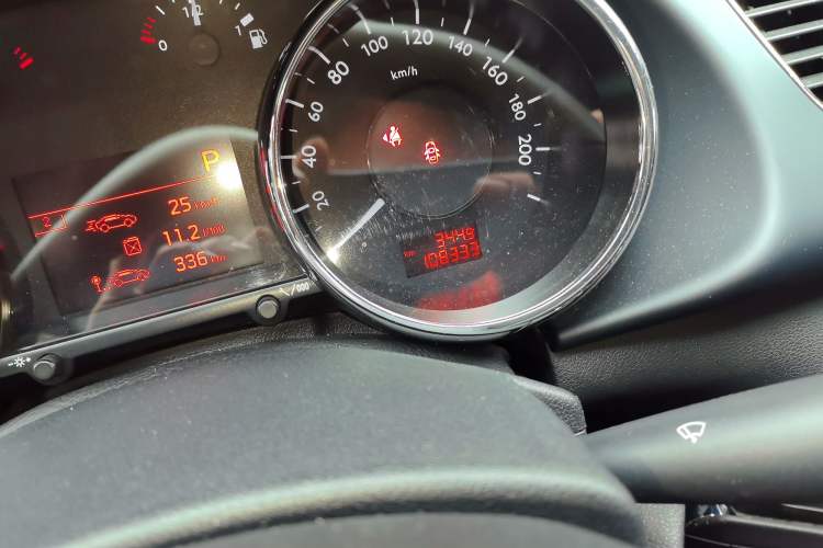 Used Peugeot 3008 2013 2.0L Automatic Classic Edition Odometer Close Up