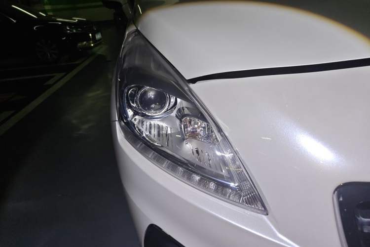 Used Peugeot 3008 2013 1.6THP Automatic Trend Edition Right Front Headlight