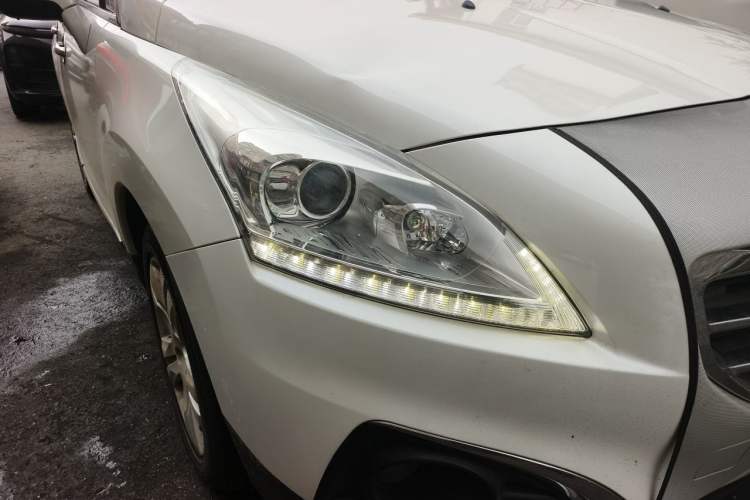 Used Peugeot 3008 2013 1.6THP Automatic Trend Edition Right Front Headlight