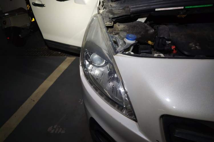 Used Peugeot 3008 2013 2.0L Automatic Trend Edition Right Front Headlight