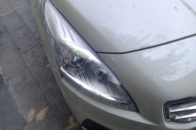 Used Peugeot 3008 2013 2.0L Automatic Trend Edition Right Front Headlight