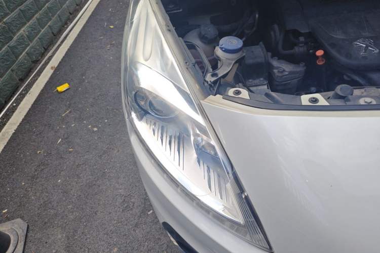 Used Peugeot 3008 2013 2.0L Automatic Trend Edition Right Front Headlight