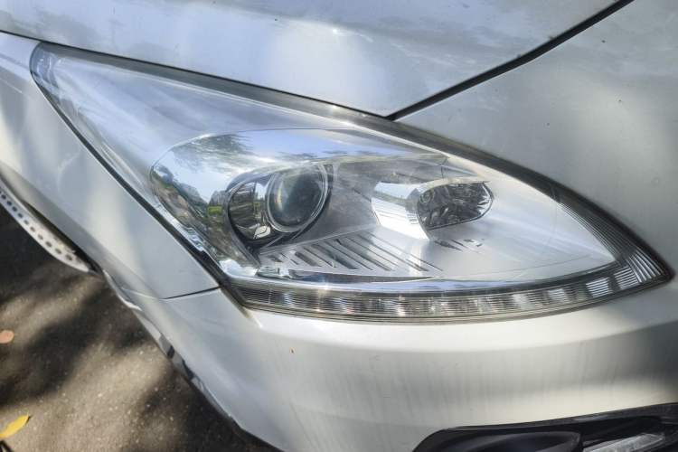 Used Peugeot 3008 2013 2.0L Automatic Trend Edition Right Front Headlight