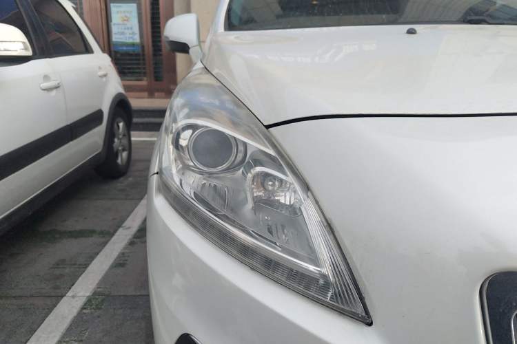 Used Peugeot 3008 2013 1.6THP Automatic Prestige Edition Right Front Headlight