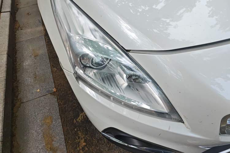 Used Peugeot 3008 2013 2.0L Automatic Trend Edition Right Front Headlight