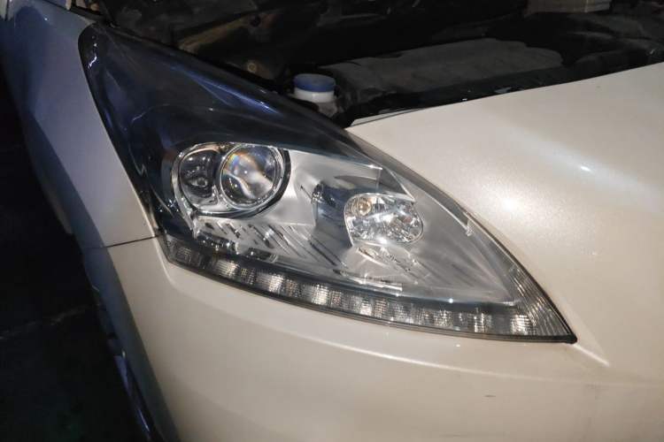 Used Peugeot 3008 2013 2.0L Automatic Trend Edition Right Front Headlight