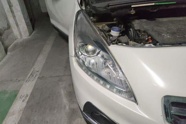 Used Peugeot 3008 2013 2.0L Automatic Classic Edition Right Front Headlight