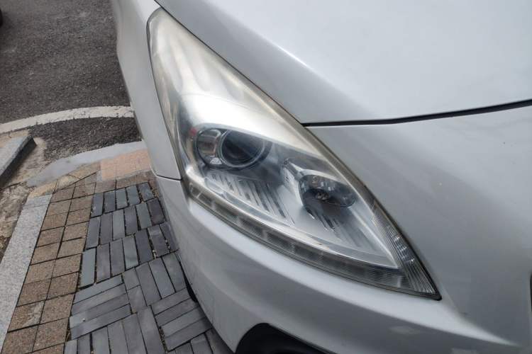 Used Peugeot 3008 2013 1.6THP Automatic Prestige Edition Right Front Headlight