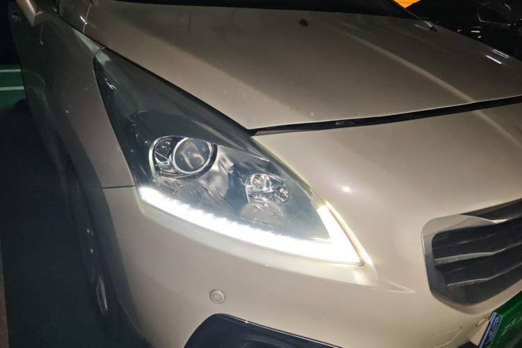 Used Peugeot 3008 2013 2.0L Automatic Trend Edition Right Front Headlight