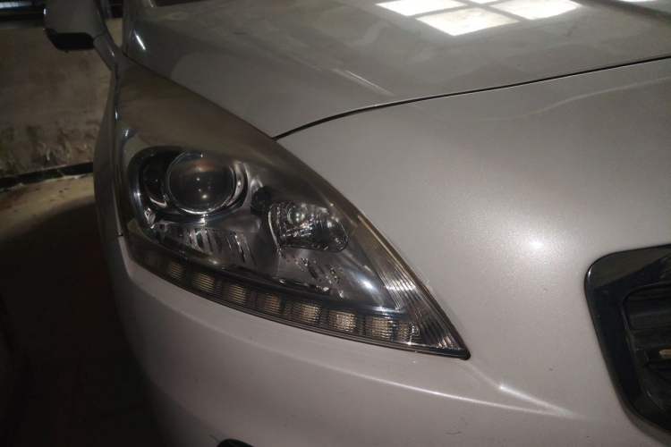 Used Peugeot 3008 2013 2.0L Manual Classic Edition Right Front Headlight