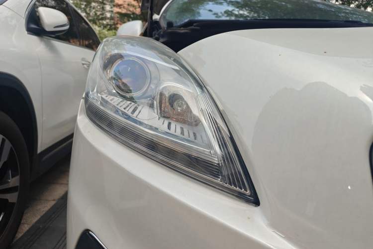 Used Peugeot 3008 2013 2.0L Automatic Trend Edition Right Front Headlight