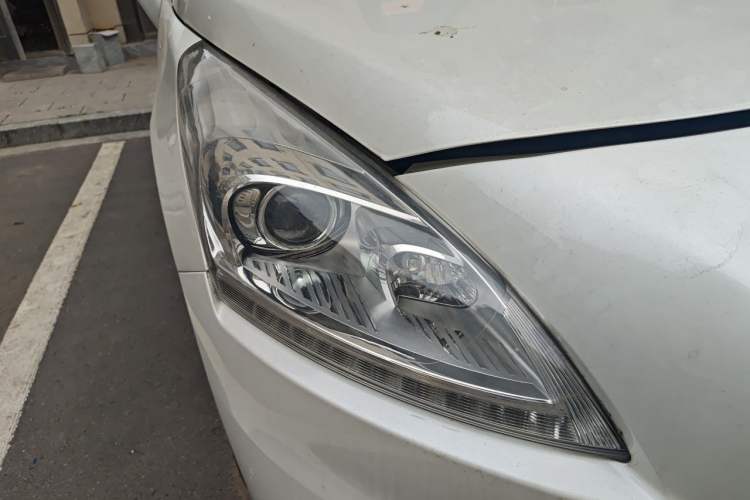 Used Peugeot 3008 2013 1.6THP Automatic Trend Edition Right Front Headlight