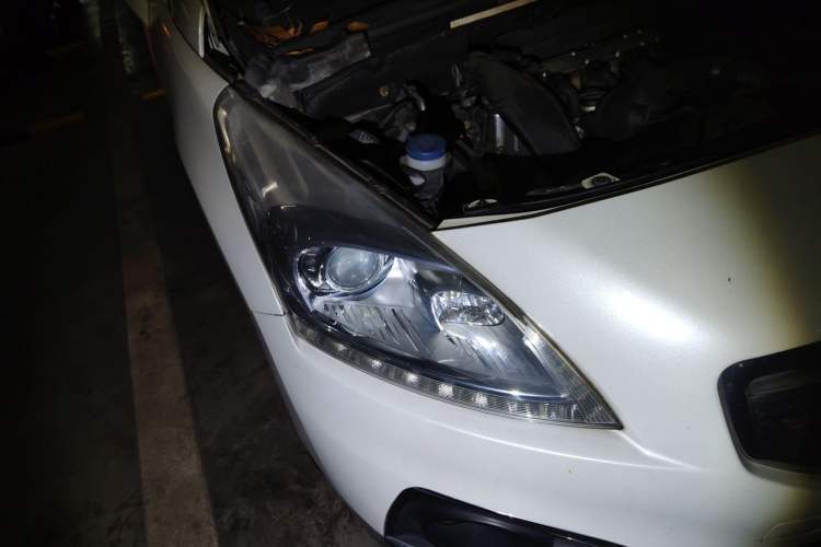 Used Peugeot 3008 2013 1.6THP Automatic Prestige Edition Right Front Headlight