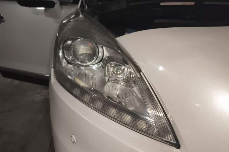 Used Peugeot 3008 2013 1.6THP Automatic Trend Edition Right Front Headlight