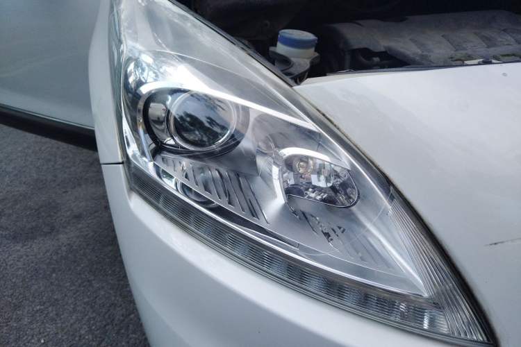Used Peugeot 3008 2013 2.0L Automatic Trend Edition Right Front Headlight