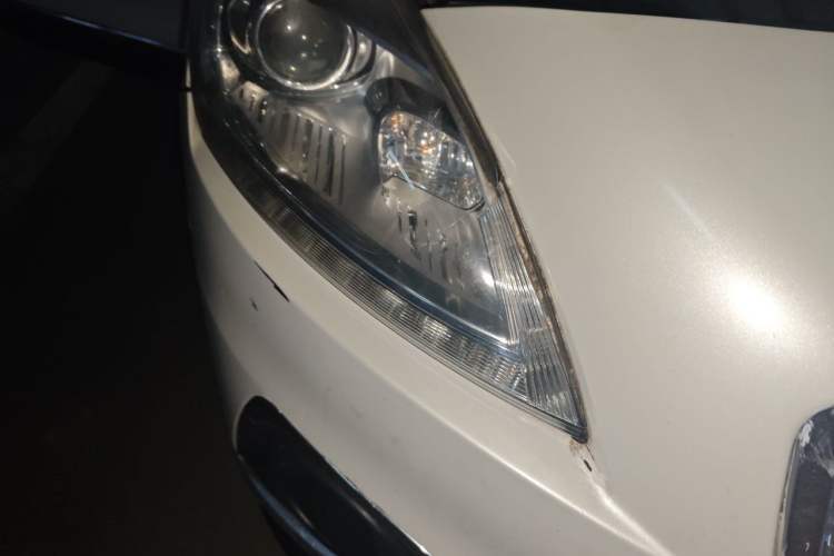 Used Peugeot 3008 2013 2.0L Automatic Trend Edition Right Front Headlight