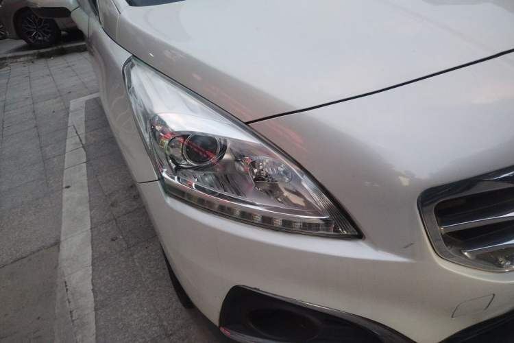Used Peugeot 3008 2013 2.0L Automatic Trend Edition Right Front Headlight