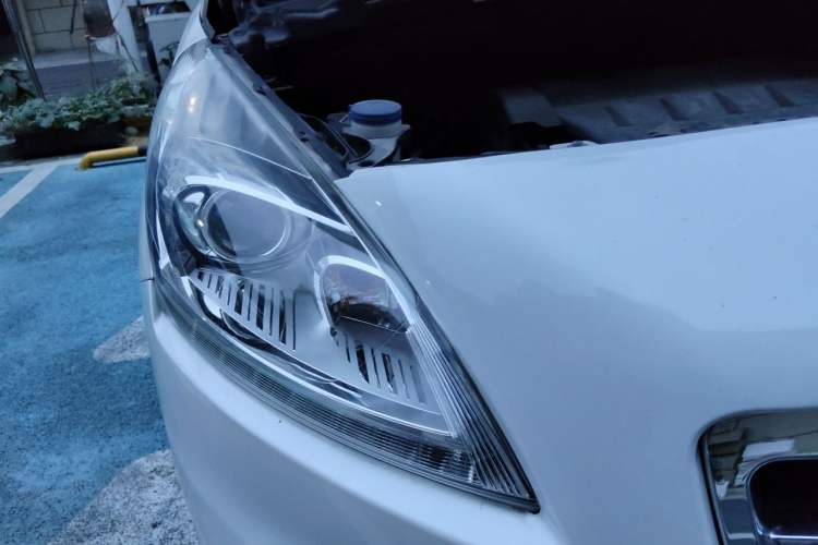 Used Peugeot 3008 2013 2.0L Automatic Trend Edition Right Front Headlight