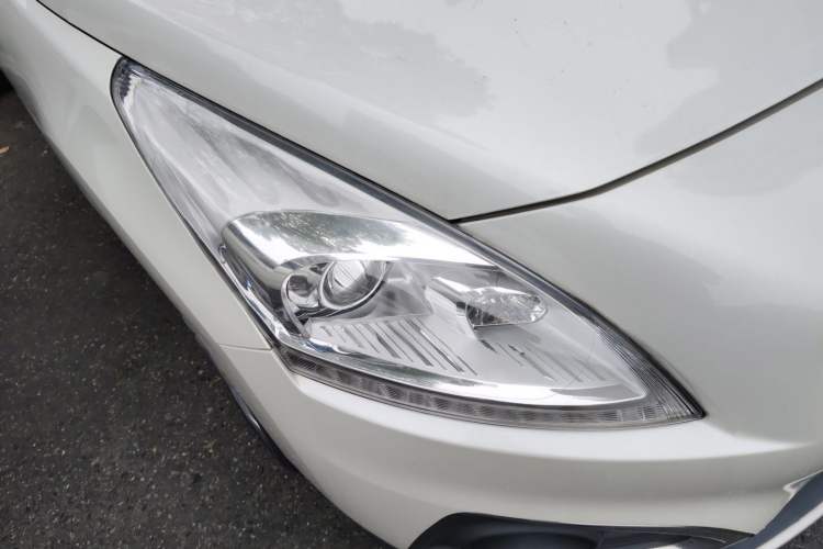 Used Peugeot 3008 2013 2.0L Automatic Trend Edition Right Front Headlight