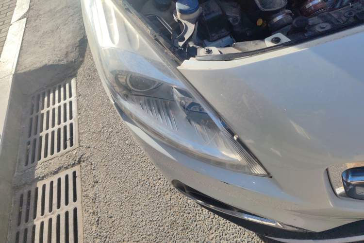 Used Peugeot 3008 2013 1.6THP Automatic Trend Edition Right Front Headlight