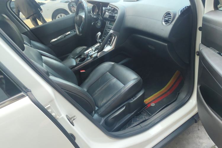 Used Peugeot 3008 2013 2.0L Automatic Trend Edition Right Front Seat