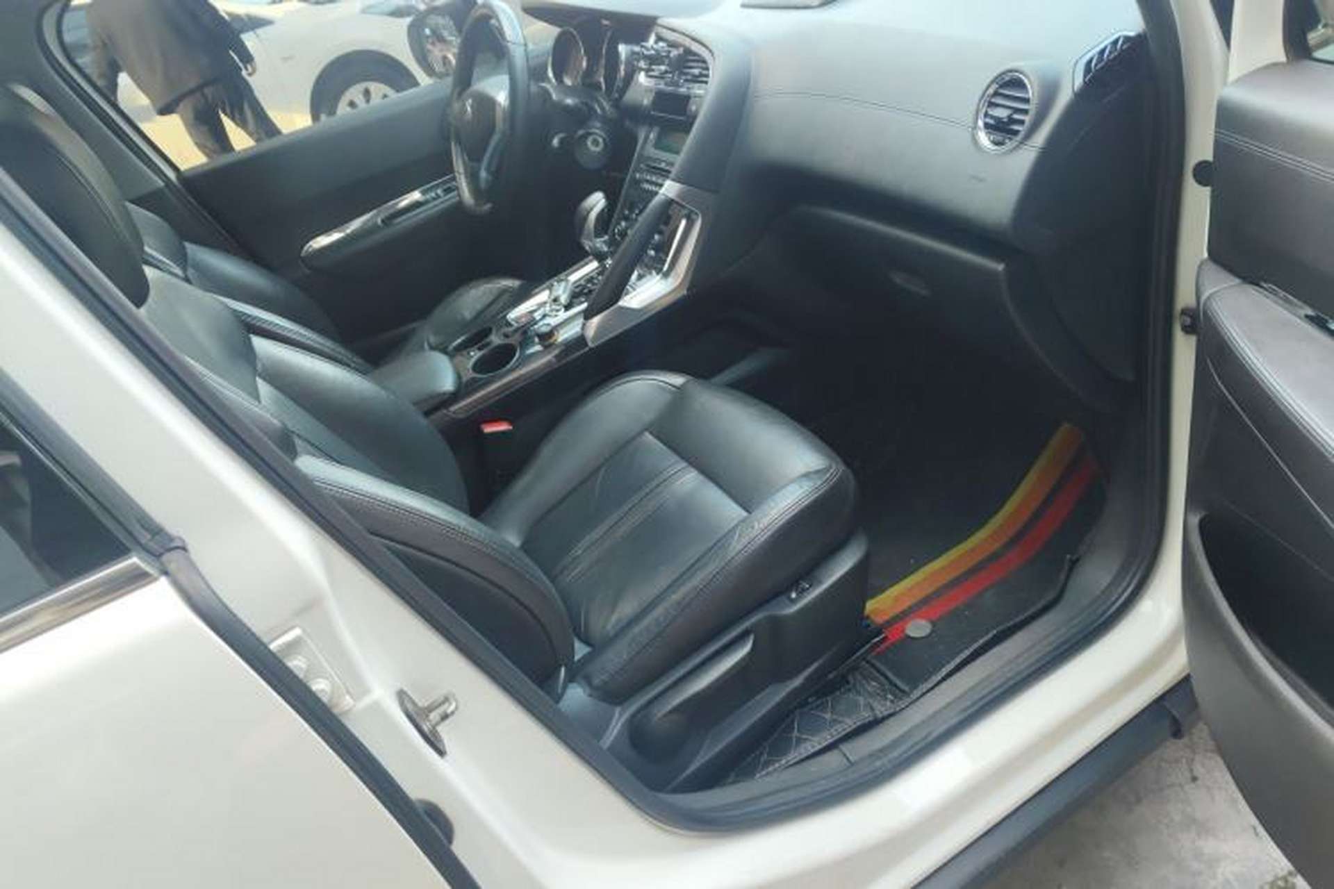 Used Peugeot 3008 2013 2.0L Automatic Trend Edition Right Front Seat
