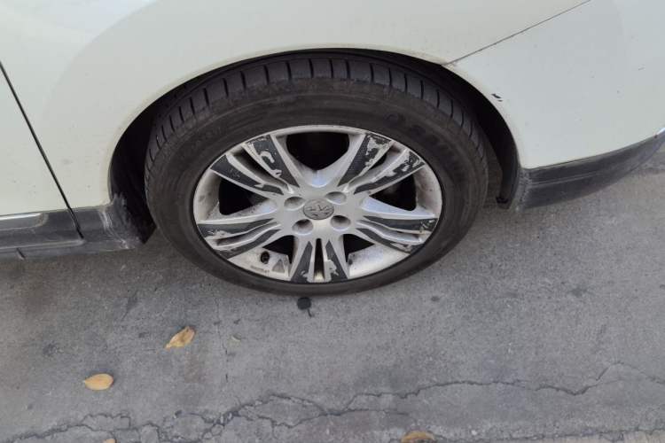 Used Peugeot 3008 2013 1.6THP Automatic Prestige Edition Right Front Wheel Hub