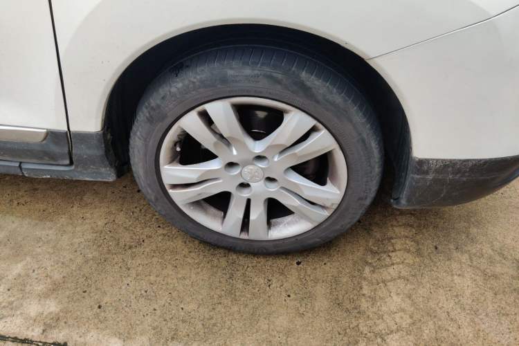 Used Peugeot 3008 2013 2.0L Automatic Trend Edition Right Front Wheel Hub