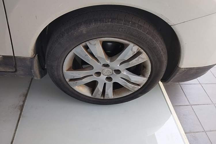 Used Peugeot 3008 2013 2.0L Automatic Trend Edition Right Front Wheel Hub