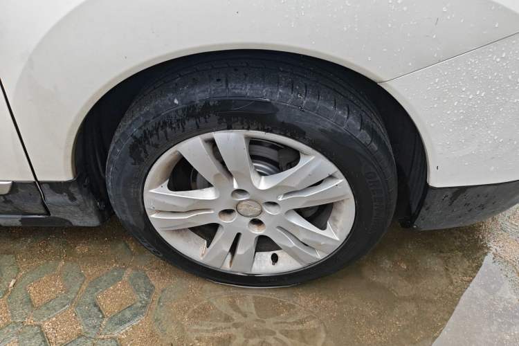 Used Peugeot 3008 2013 2.0L Automatic Trend Edition Right Front Wheel Hub