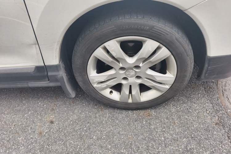 Used Peugeot 3008 2013 2.0L Automatic Trend Edition Right Front Wheel Hub