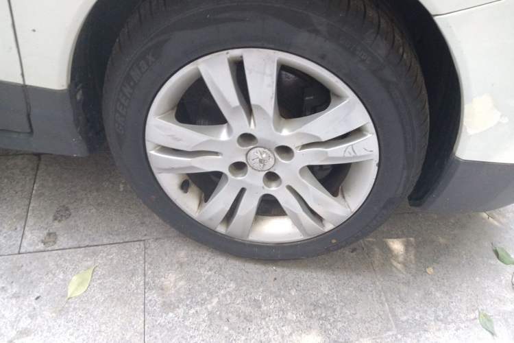 Used Peugeot 3008 2013 2.0L Automatic Trend Edition Right Front Wheel Hub