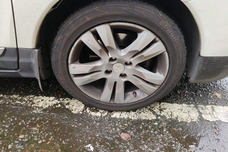 Used Peugeot 3008 2013 2.0L Automatic Trend Edition Right Front Wheel Hub