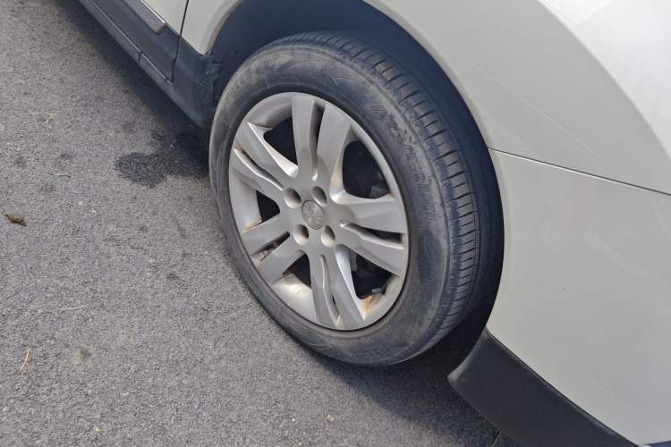 Used Peugeot 3008 2013 2.0L Automatic Trend Edition Right Front Wheel Hub