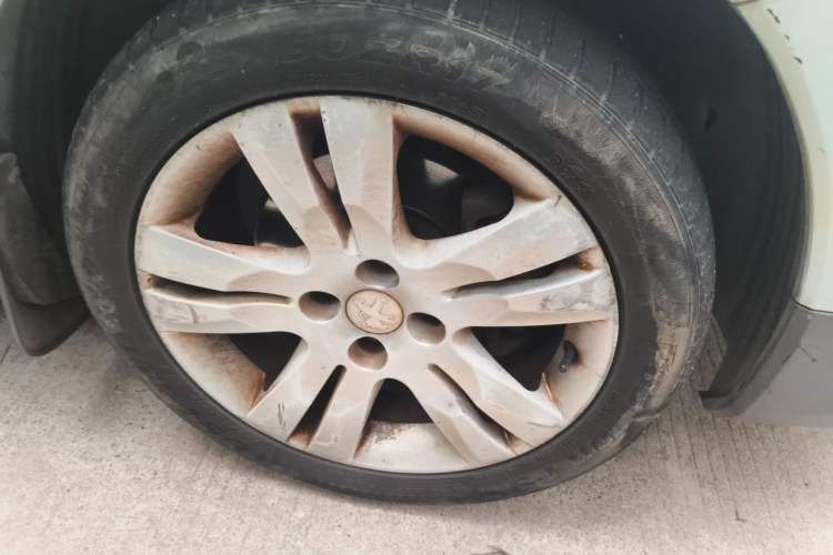 Used Peugeot 3008 2013 2.0L Automatic Trend Edition Right Front Wheel Hub