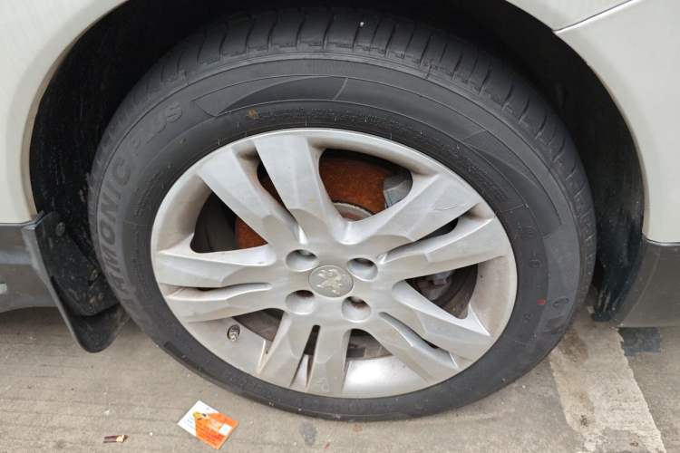 Used Peugeot 3008 2013 1.6THP Automatic Trend Edition Right Front Wheel Hub