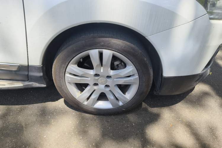 Used Peugeot 3008 2013 2.0L Automatic Trend Edition Right Front Wheel Hub