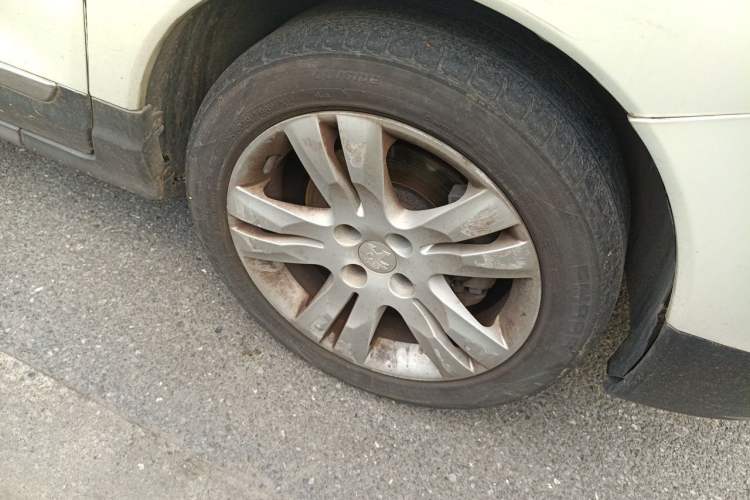 Used Peugeot 3008 2013 2.0L Automatic Trend Edition Right Front Wheel Hub